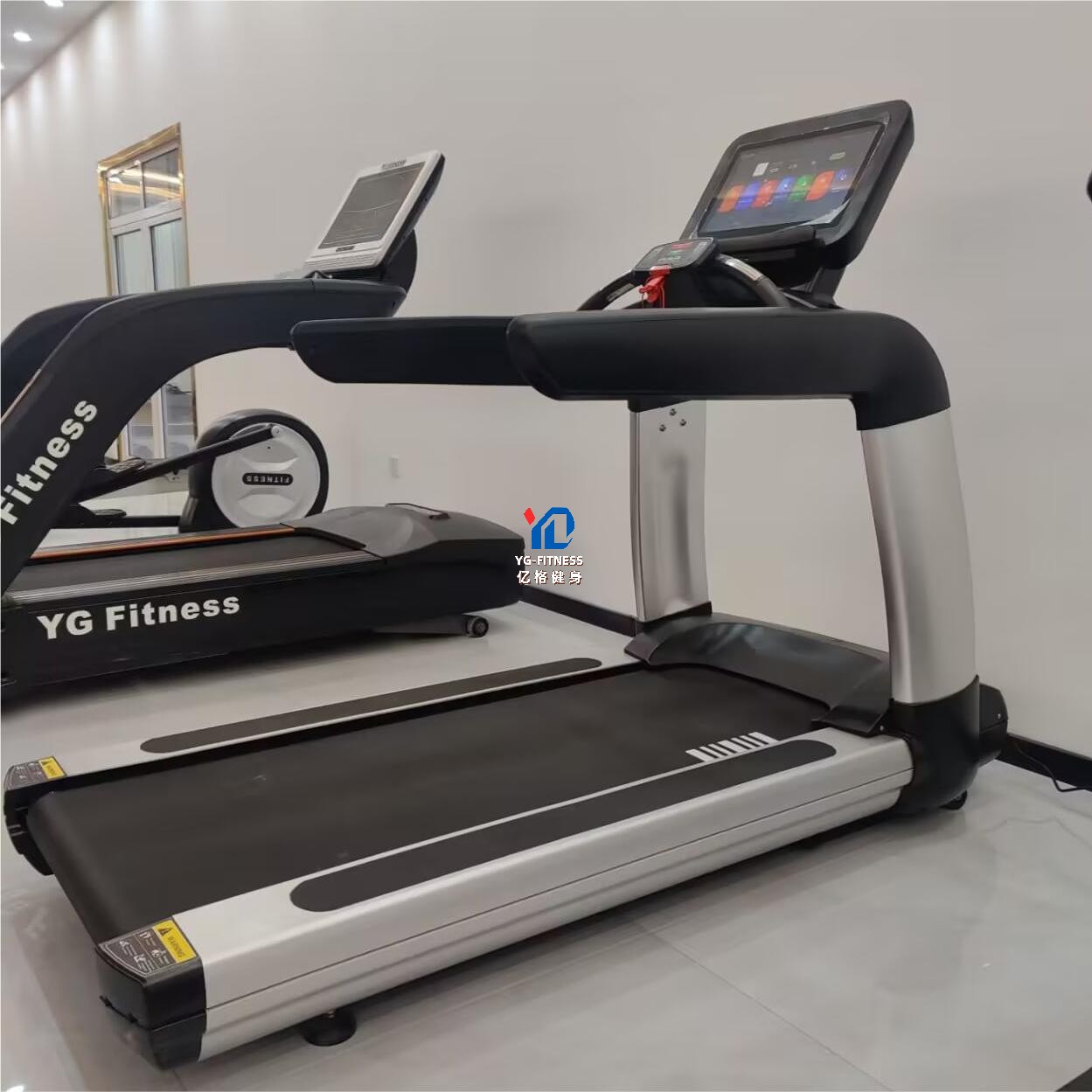 Profesjonalna bieżnia do użytk – Running Gear Equipment recenzja i cena
